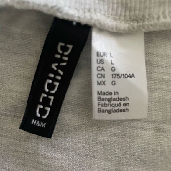 H&M Divided “I Want to be on the Naughty List" long Sleeve - Picture 4 of 4